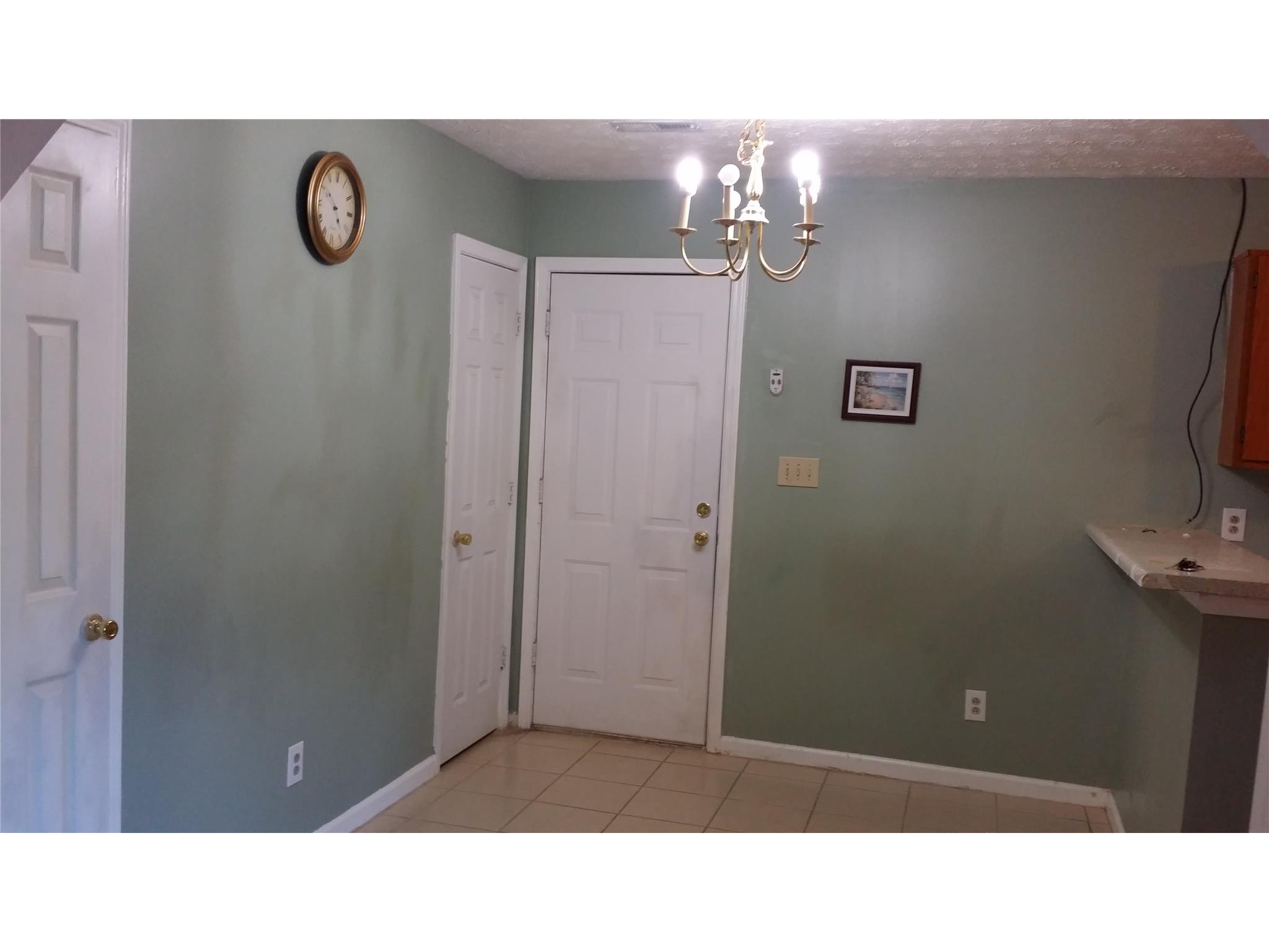 879 Morrow Rd, Forest Park, GA 30297 photo 3