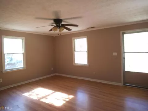 652 State St, Commerce, GA 30529 photo 3