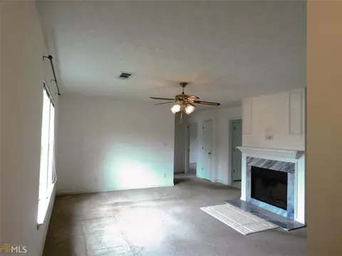 131 Pasha Dr, Brooks, GA 30205 photo 2