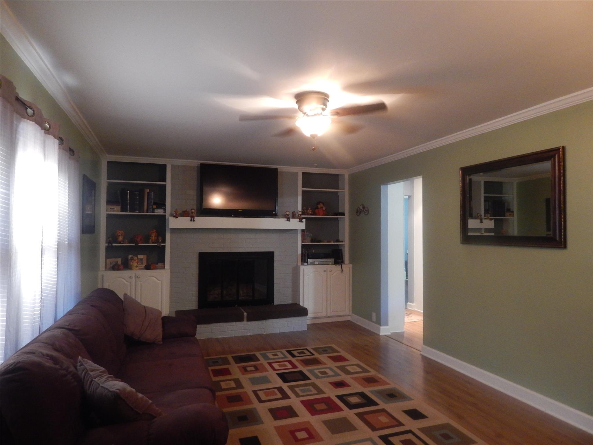 185 Clayton St, Commerce, GA 30529 photo 3