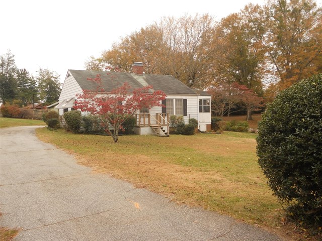 199 Parkway Dr NE, Toccoa, GA 30577 photo 1