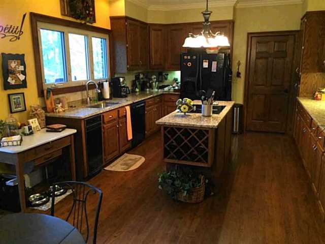 4710 Walnut Bend Dr, Gainesville, GA 30507 photo 2