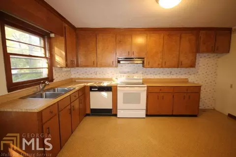103 Spruce St, Warner Robins, GA 31088 photo 4