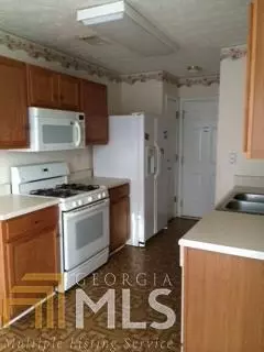 225 Meadowridge Dr, Covington, GA 30016 photo 3