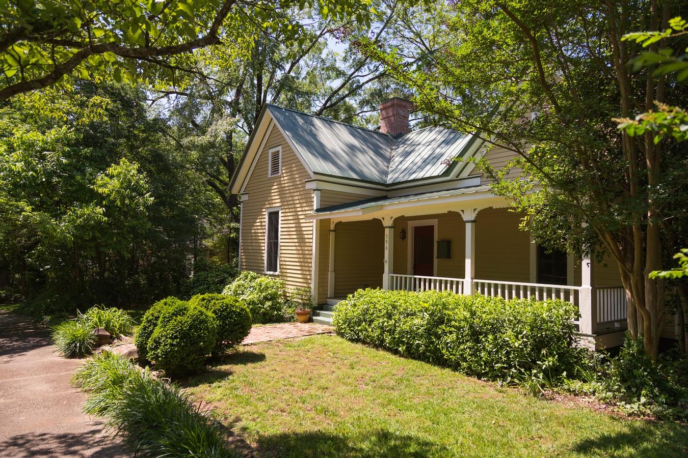 396 E Washington St, Madison, GA 30650 photo 2