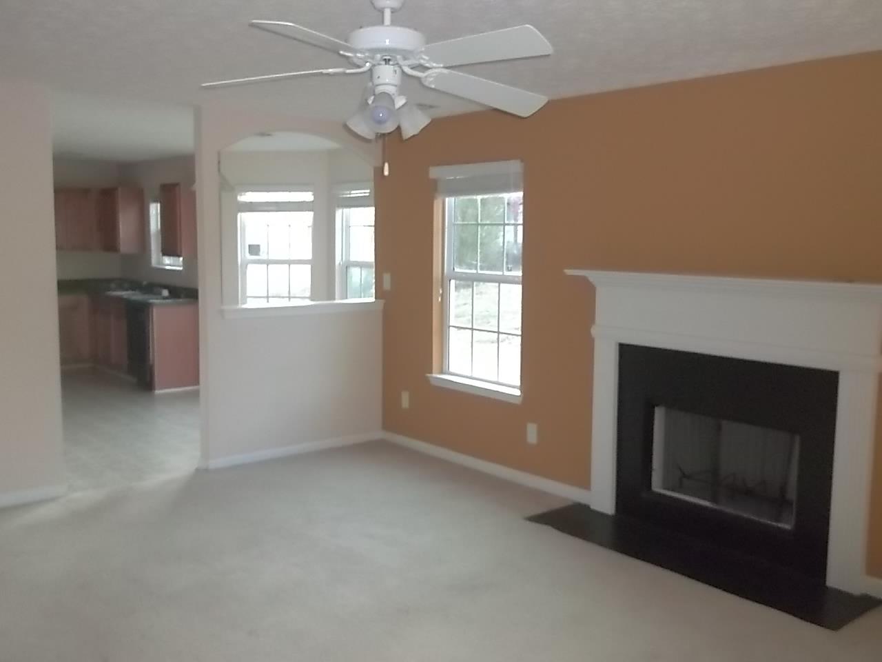2316 Pineview Trl, Ellenwood, GA 30294 photo 2