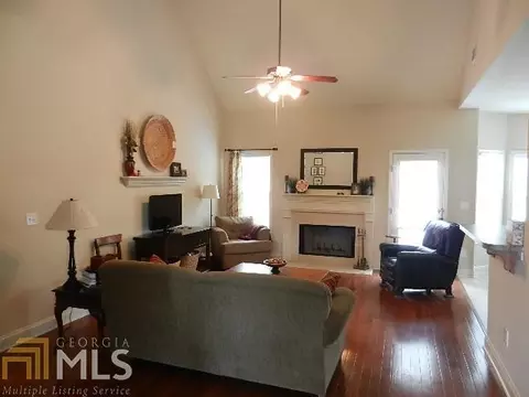 216 Jasmine Ln, Lagrange, GA 30240 photo 2