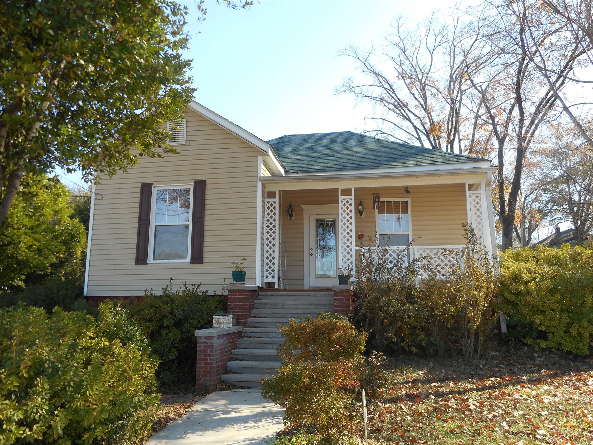 909 Elm St, Lagrange, GA 30240 photo 1