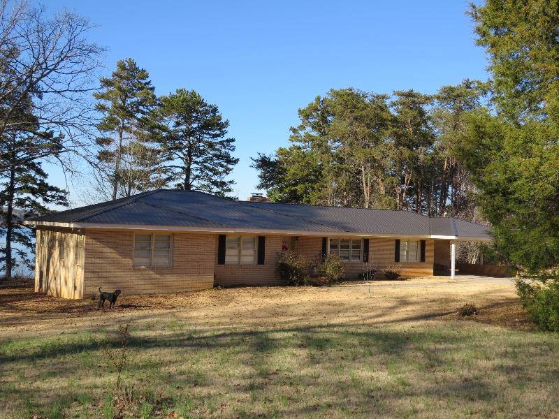 1116 Lakeland Dr, Toccoa, GA 30577 photo 1