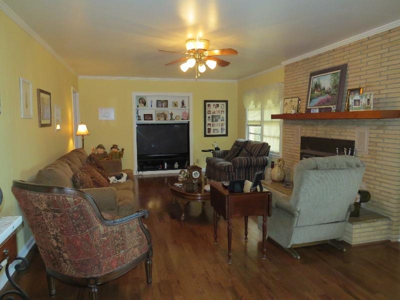 1116 Lakeland Dr, Toccoa, GA 30577 photo 3