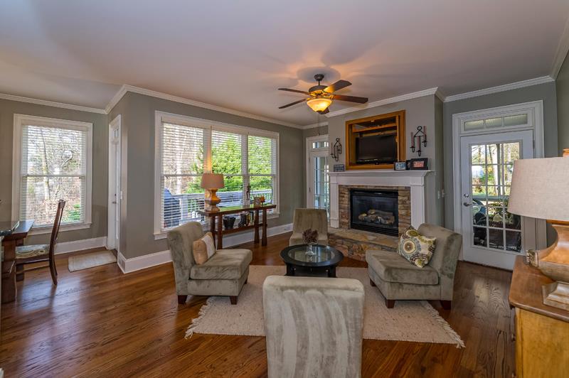 10035 Halstead Dr, Suwanee, GA 30024 photo 9