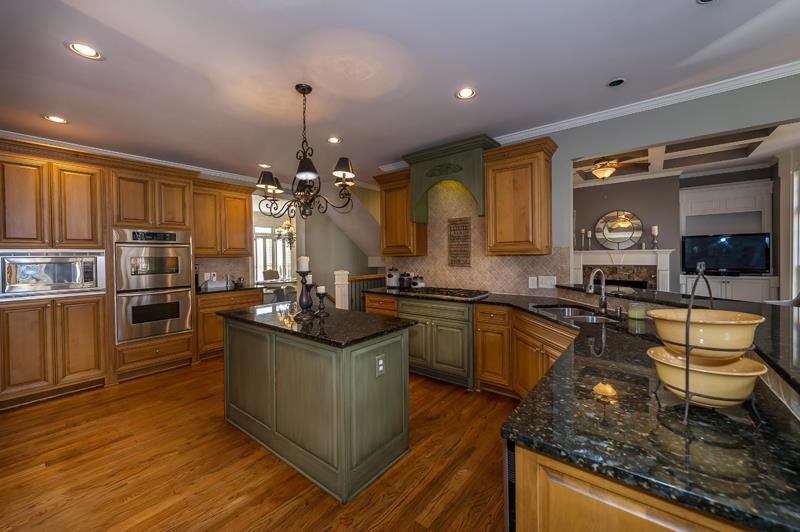 10035 Halstead Dr, Suwanee, GA 30024 photo 8