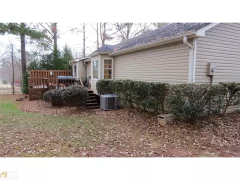 766 Riverview Ln, Winder, GA 30680 photo 4