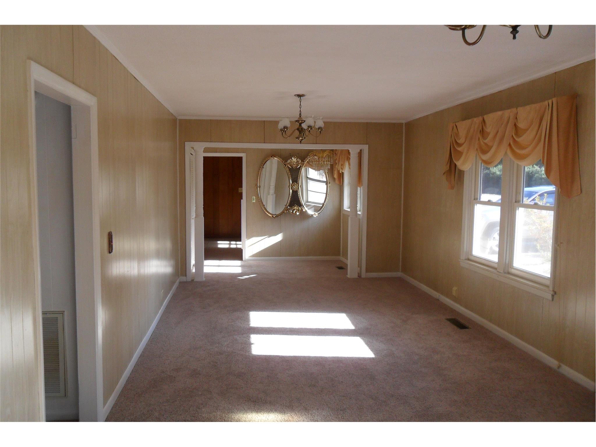 281 Harris St, Toccoa, GA 30577 photo 3