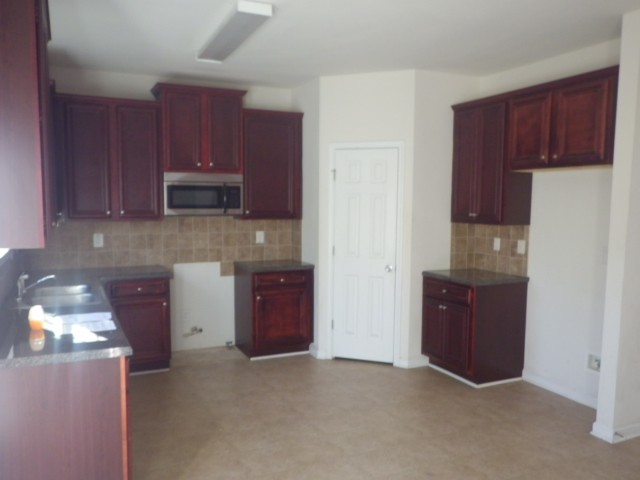 1249 Tree Leaf Ln, Conyers, GA 30012 photo 13