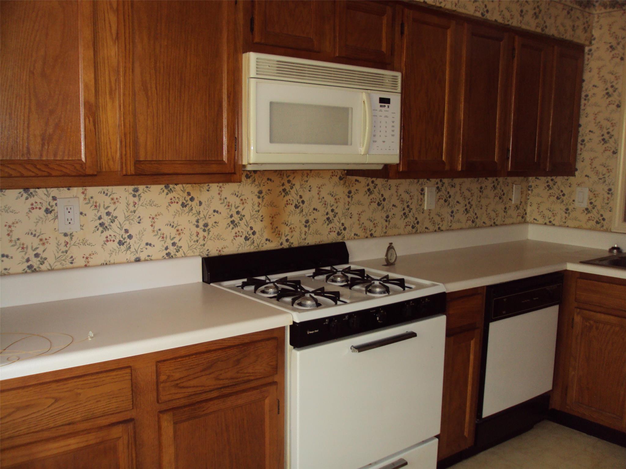 6388 Arbor Ln, Morrow, GA 30260 photo 9