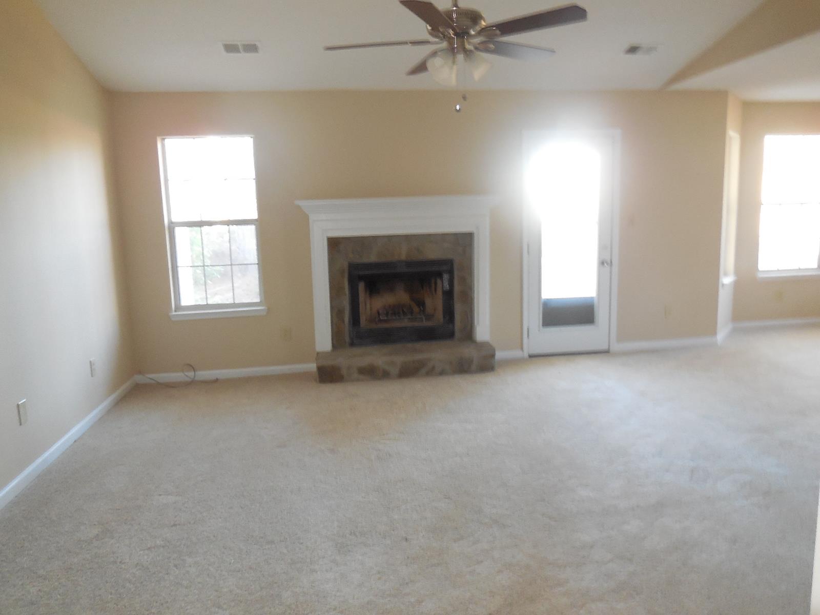 1624 Glynn Ct, Hampton, GA 30228 photo 2