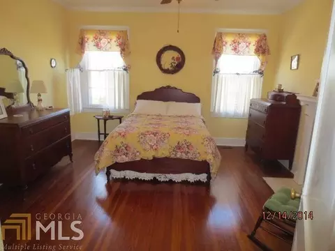 606 S 6th St, Lanett, AL 36863 photo 2