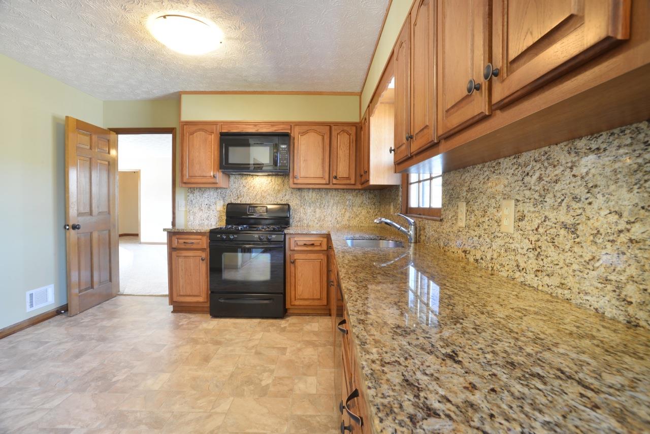 801 Tyrone Rd, Tyrone, GA 30290 photo 9