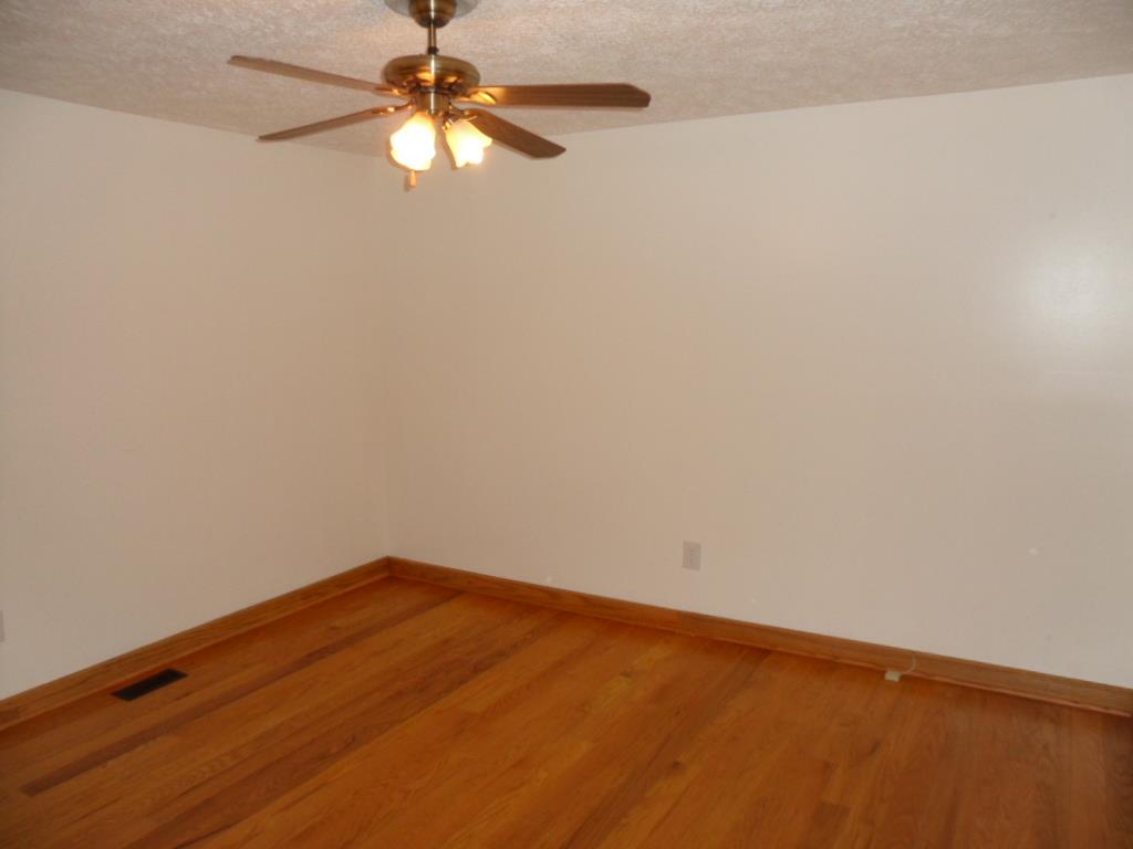 602 Elberta St, Cornelia, GA 30531 photo 6
