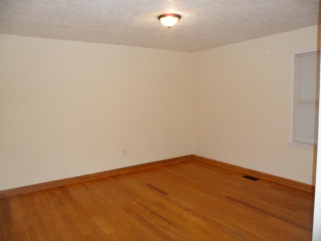 602 Elberta St, Cornelia, GA 30531 photo 5