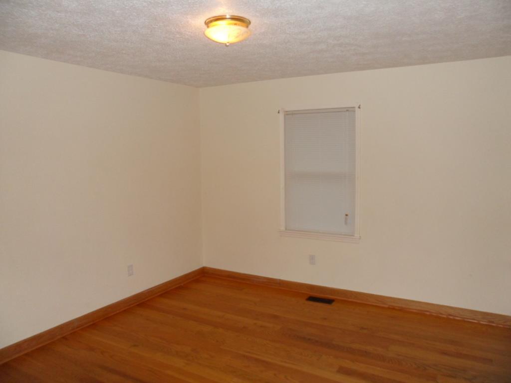 602 Elberta St, Cornelia, GA 30531 photo 3