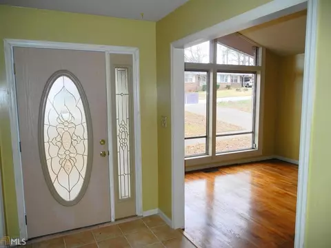 6797 Darrell Ct, Morrow, GA 30260 photo 2