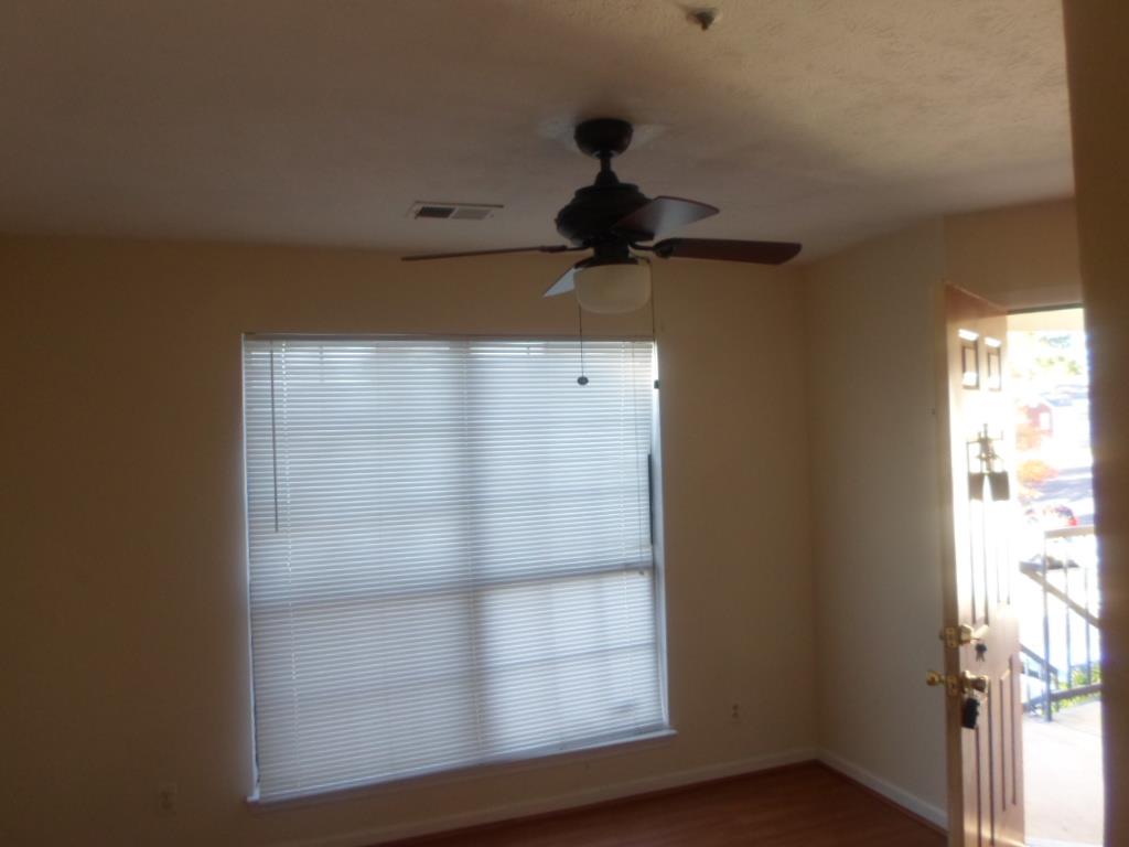 697 Windchase Ln, Stone Mountain, GA 30083 photo 7
