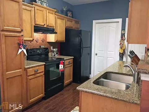 2076 Barberry Dr, Buford, GA 30519 photo 5