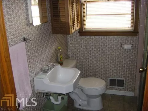989 Dixie Dr, Jonesboro, GA 30236 photo 8