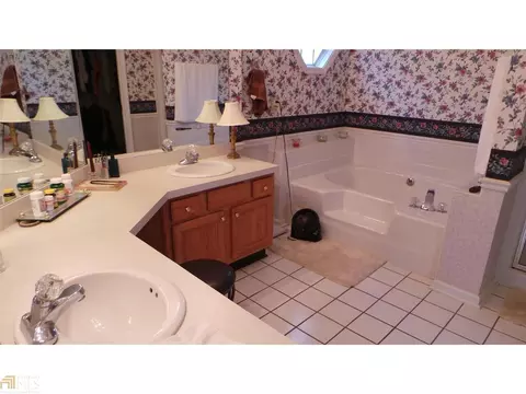 156 Taylor Len Dr, Lagrange, GA 30240 photo 9