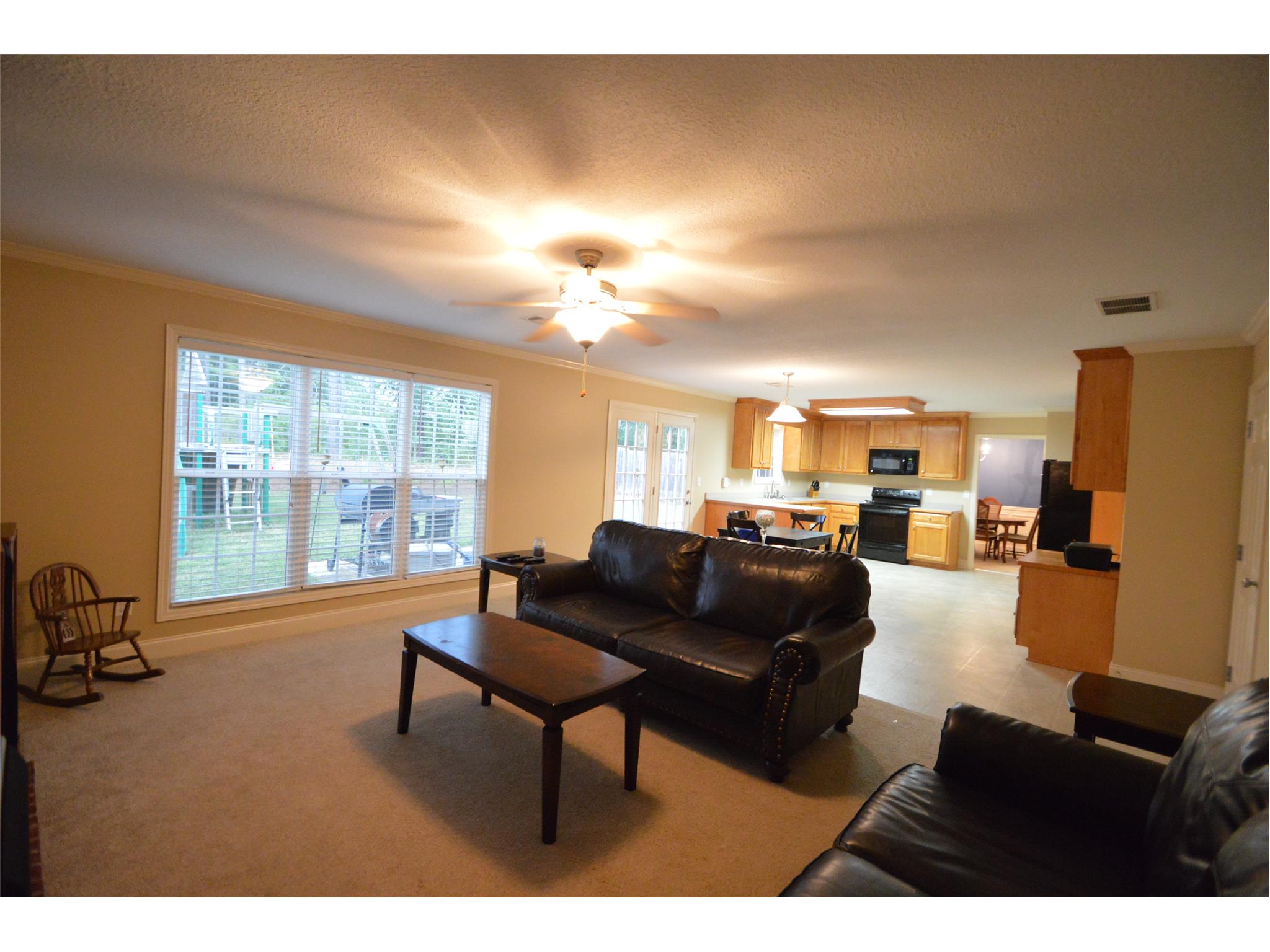2011 Massey Ln, Winder, GA 30680 photo 5