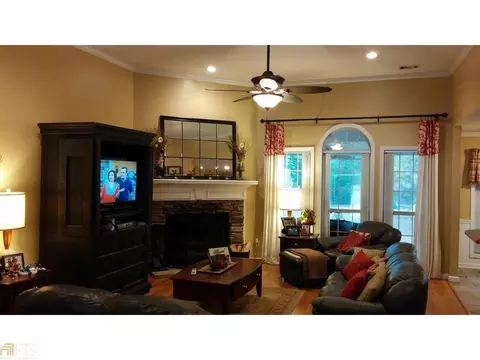 807 Carmon Ct, Winder, GA 30680 photo 11