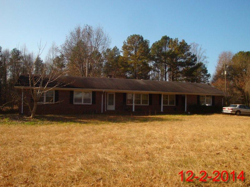 371 E Ridgeway Rd, Commerce, GA 30529 photo 1