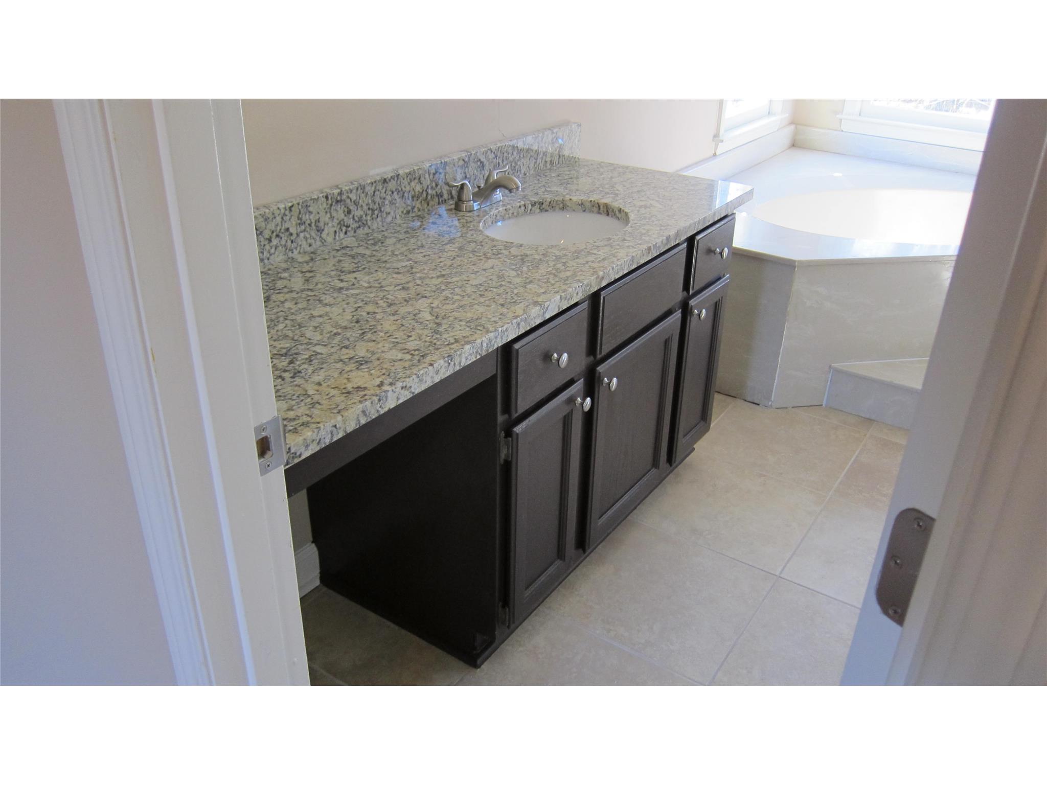 4510 Settles Point Rd, Suwanee, GA 30024 photo 12