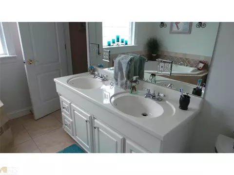 218 Mandy Brook Dr, Lagrange, GA 30240 photo 9