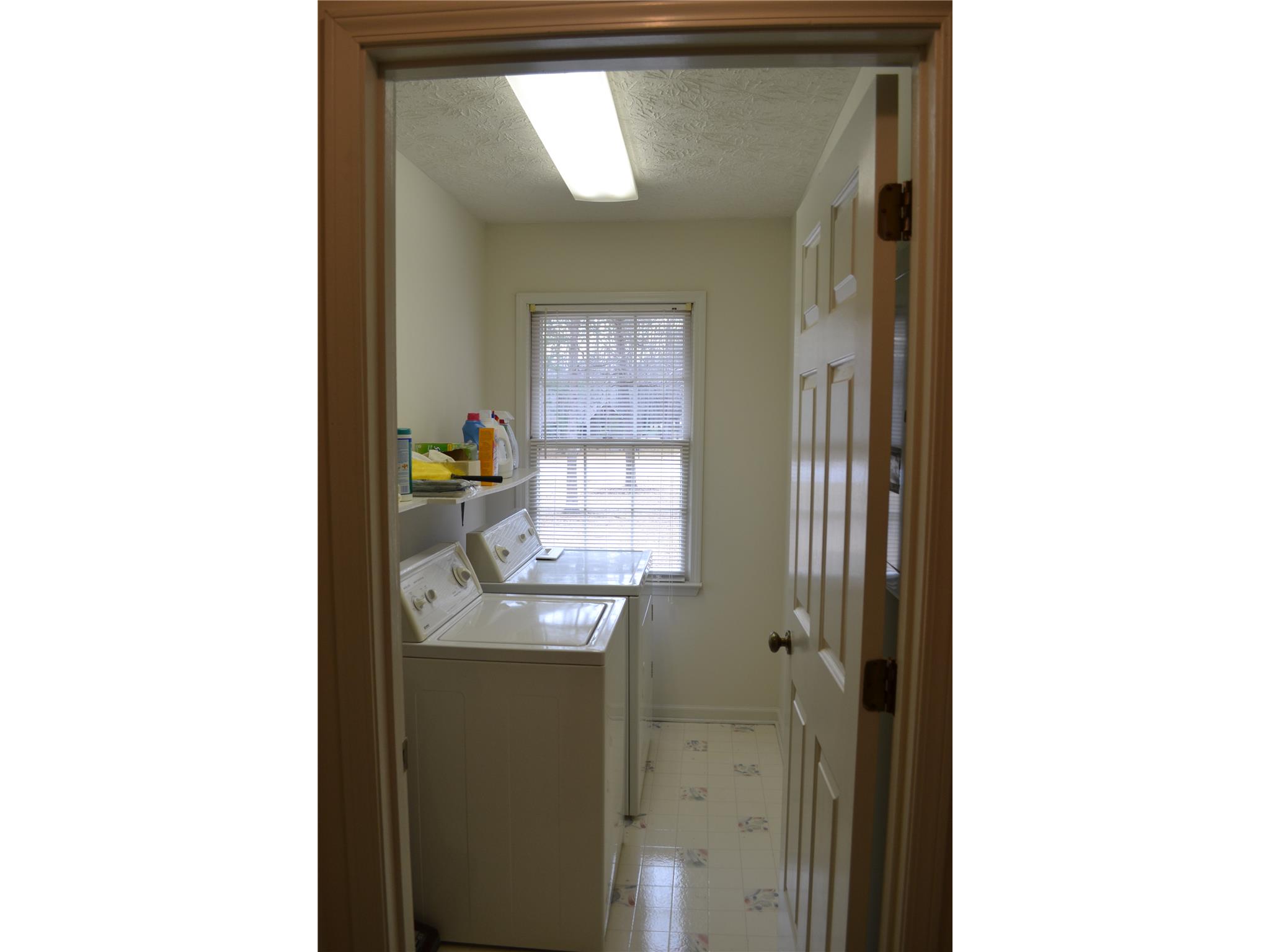 540 Anthony Dr, Tyrone, GA 30290 photo 7