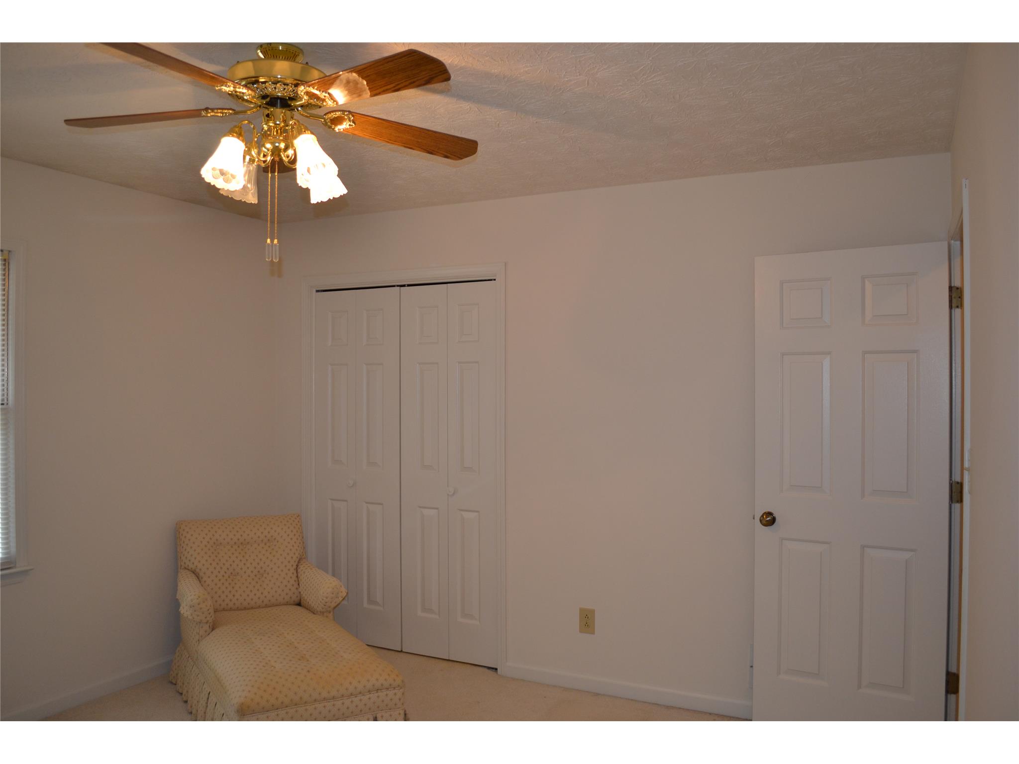 540 Anthony Dr, Tyrone, GA 30290 photo 9