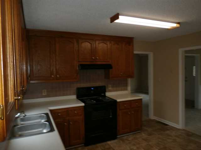 626 Fox Run, Winder, GA 30680 photo 4