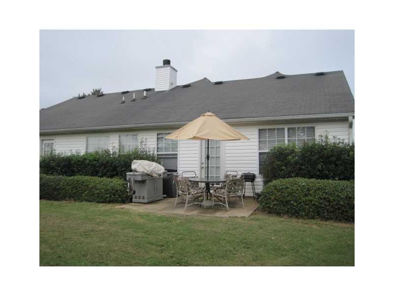 782 Baskins Cir, Winder, GA 30680 photo 3