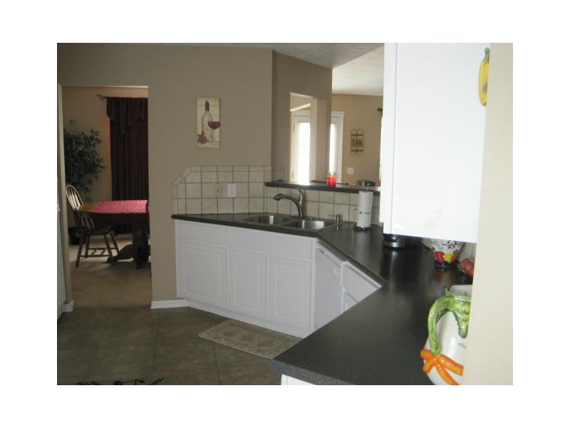 782 Baskins Cir, Winder, GA 30680 photo 4