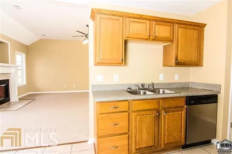 128 Amber Dr, Byron, GA 31008 photo 8