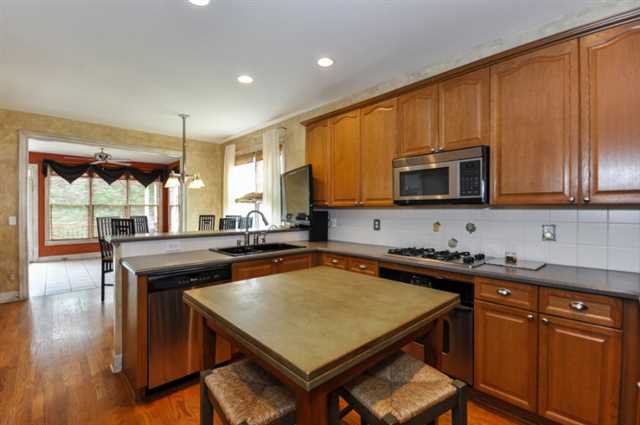 12902 Waterside Dr, Alpharetta, GA 30004 photo 5
