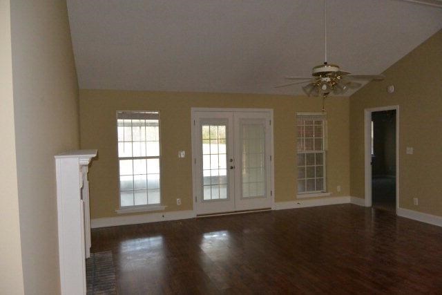 111 Capri Cir, Sylvester, GA 31791 photo 6