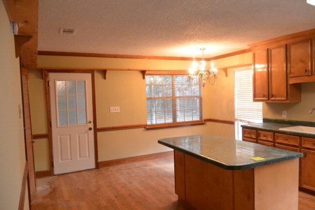 111 Capri Cir, Sylvester, GA 31791 photo 2