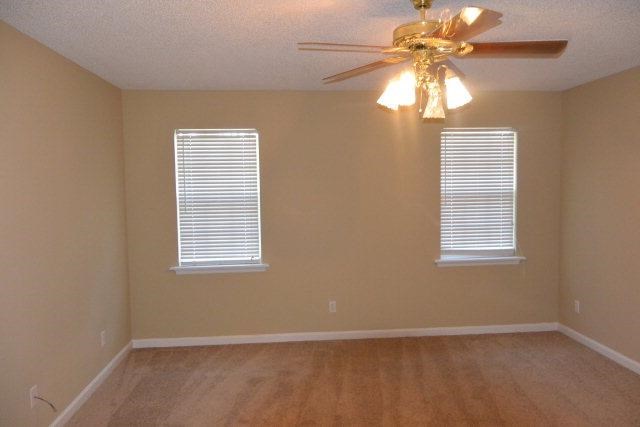111 Capri Cir, Sylvester, GA 31791 photo 4