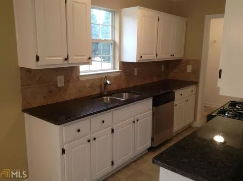 405 Regal Rd, Jackson, GA 30233 photo 4
