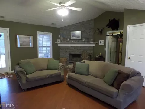 40 Butler Bridge Cir, Covington, GA 30016 photo 3