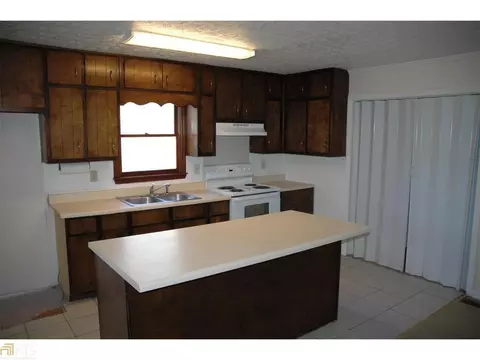 1172 Robert Taylor Rd, Lagrange, GA 30240 photo 12