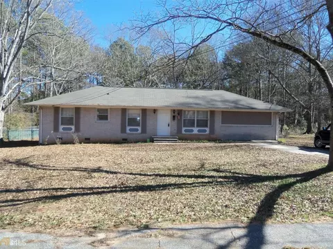 579 Hillcrest Dr, Jackson, GA 30233 photo 2